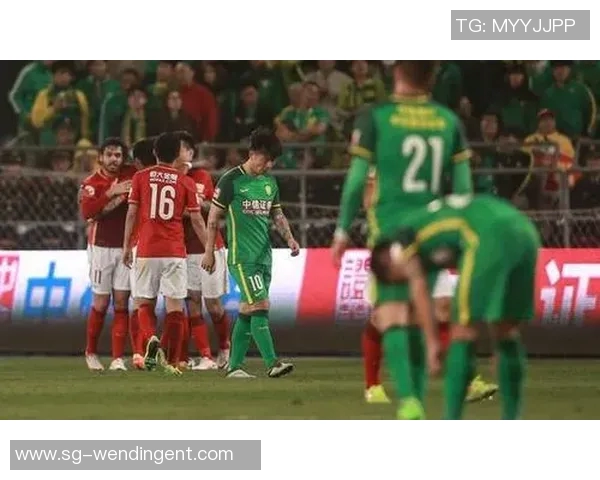 恒大足球再创辉煌荣耀时刻勇夺天下足球冠军展现无与伦比的实力与团结 恒大足球再创辉煌荣耀时刻勇夺天下足球冠军展现无与伦比的实力与团结